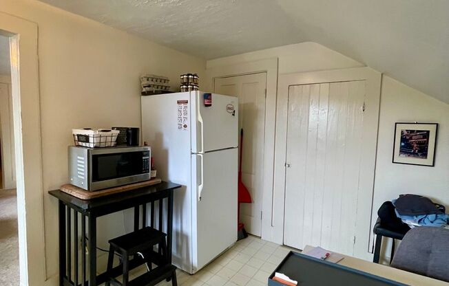 1 bed, 1 bath, $1,395, Unit 21 Prospect - Unit 3