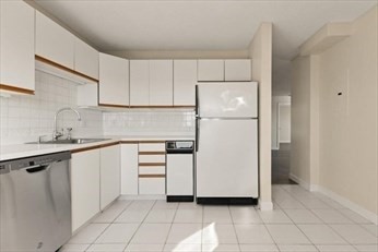2 beds, 2 baths, 1,229 sqft, $3,500, Unit 913