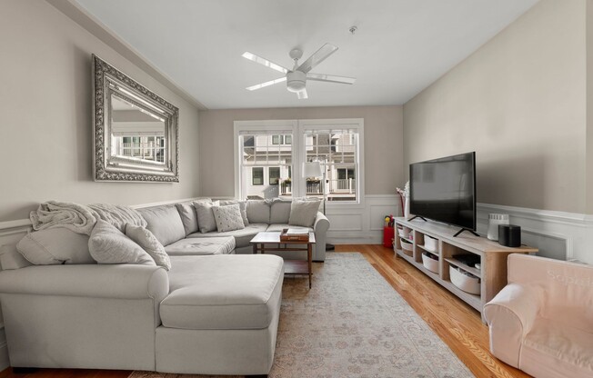 3 beds, 2.5 baths, 1,757 sqft, $4,500, Unit 3
