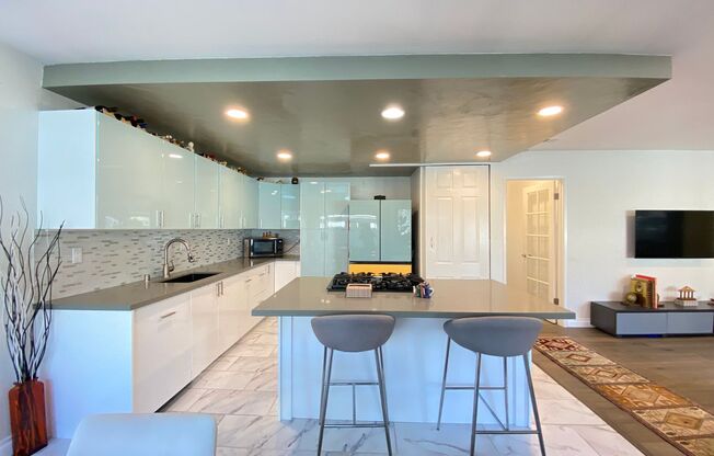 Stunning 3-bedroom, 2-bathroom coastal condo with Modern Custom Upgrades!