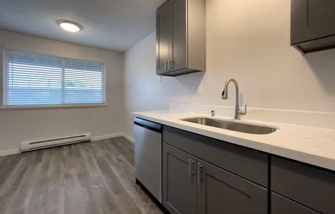 2 beds, 1 bath, 780 sqft, $1,575