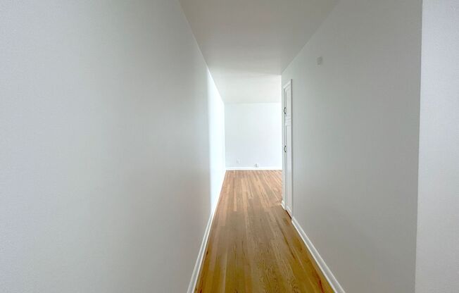 1 bed, 1 bath, 620 sqft, $1,795, Unit Hamrick 102