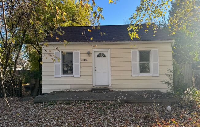 Perfect ranch in great Farmington hills neighborhood.