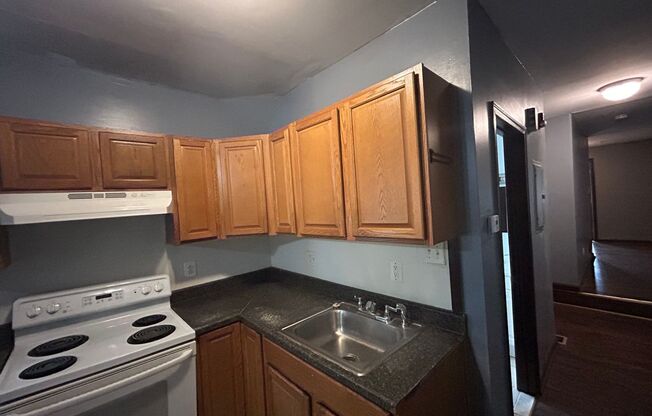 2 beds, 2 baths, 700 sqft, $1,125, Unit #3