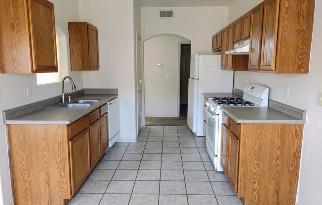 3 beds, 2 baths, $1,595