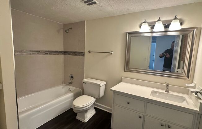 1 bed, 1 bath, $1,100, Unit # 37