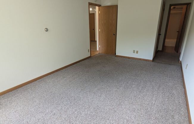 2 beds, 2 baths, 1,100 sqft, $1,995, Unit 401