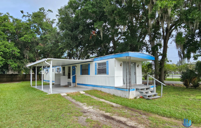 CUTE and AFFORDABLE 2 Bedroom, 1 Bathroom Mobile Home available immediately!