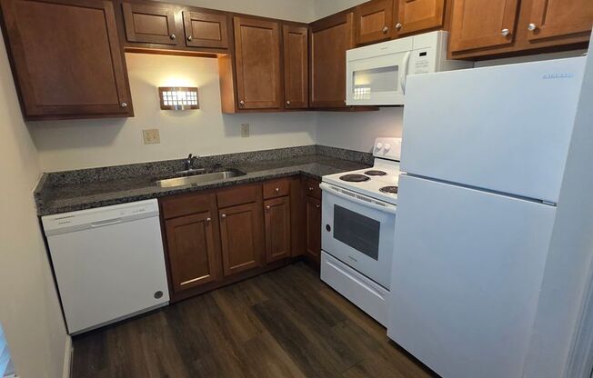 2 beds, 1.5 baths, 1,100 sqft, $1,165, Unit 190307