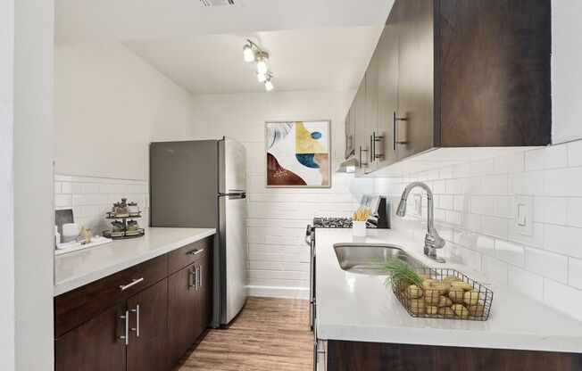 1 bed, 1 bath, 654 sqft, $1,199, Unit 159