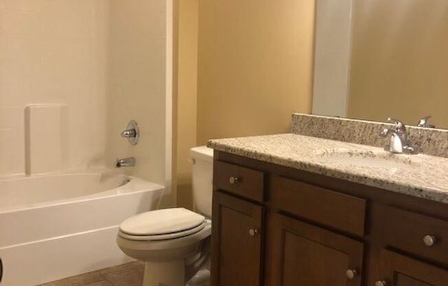 1 bed, 1 bath, 808 sqft, $675, Unit G4