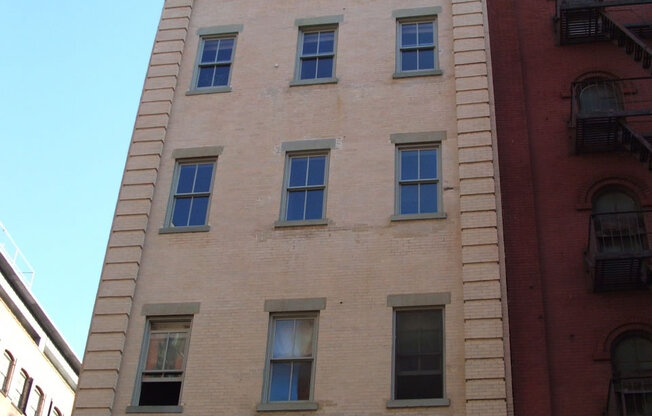 35 VESTRY ST PATH
