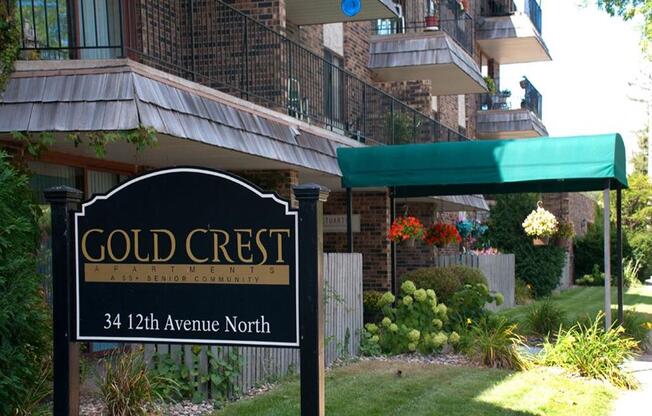 Gold Crest Apartments Exterior, Hopkins, Minnesota