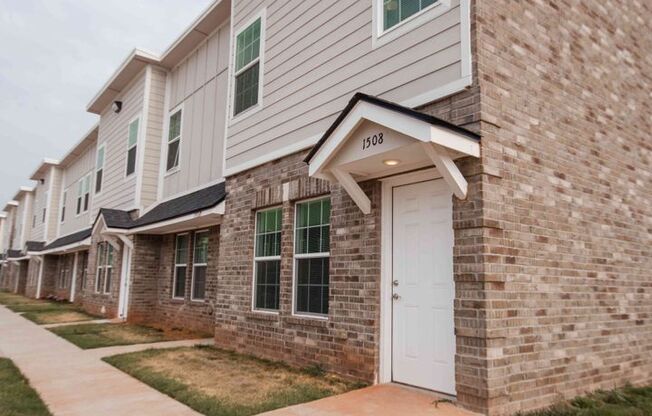 2 beds, 2 baths, $1,006, Unit 310