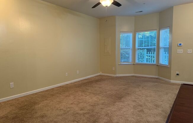 Wonderful Raleigh Townhome Convenient to I440 & I540, Huge Master Suite, Near Anderson Pointe Park!
