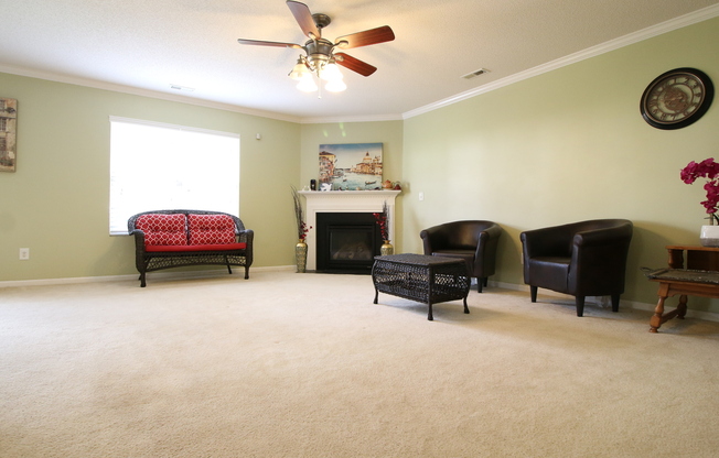 Spacious 3 Bedroom/ 3 Bath with Office! Available in December!