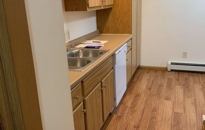 1 bed, 1 bath, $935, Unit 215-05