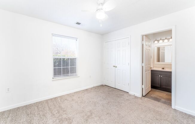 3 beds, 3 baths, 1,172 sqft, $1,700, Unit 1915G-JS