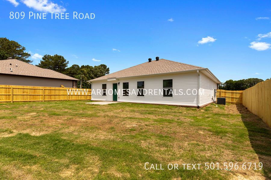 809 PINE TREE RD