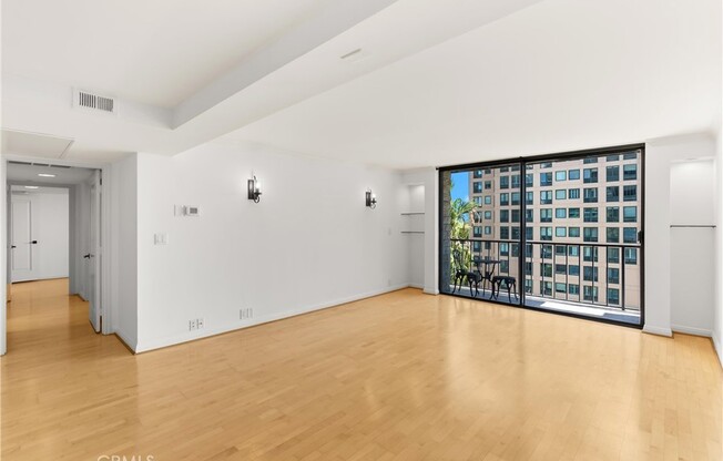 2 beds, 2 baths, 1,037 sqft, $4,400, Unit 912