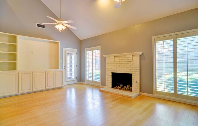 3 Bedroom Home - Ridglea Country Club Estates