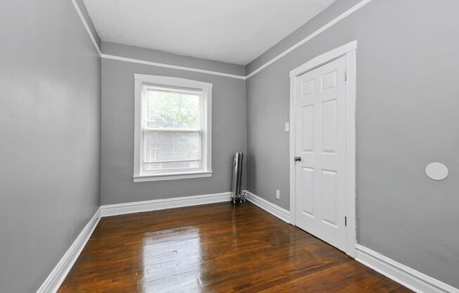7557-59 S. Calumet Ave. / 348-58 E 76th St.