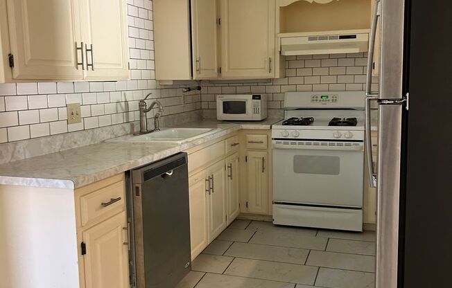 1 bed, 1 bath, $1,225