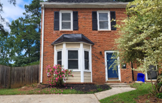 1339 POPLAR POINTE SE