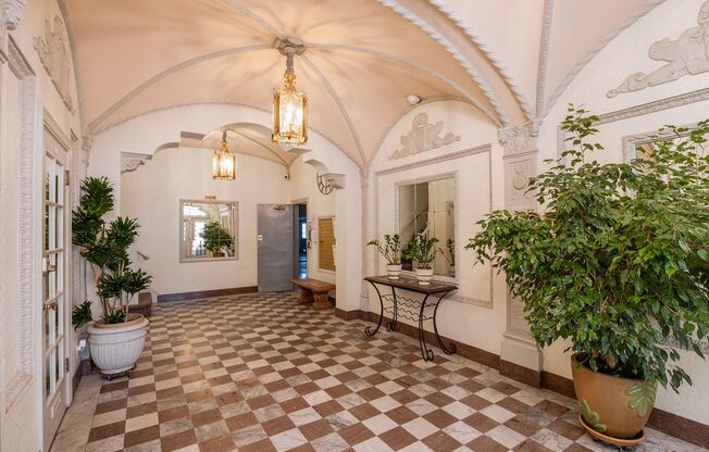 575 Pierce Street (1112r)