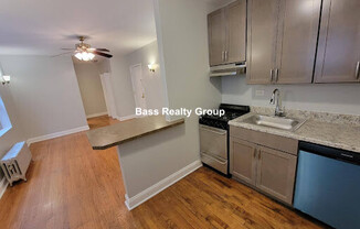1353 W GREENLEAF AVE