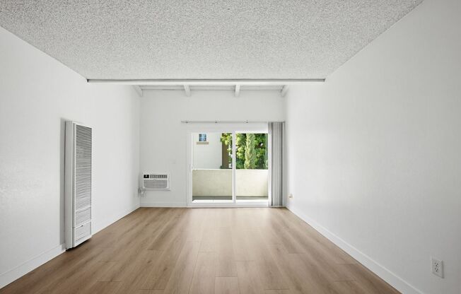 2 beds, 2 baths, 1,044 sqft, $2,895, Unit 204