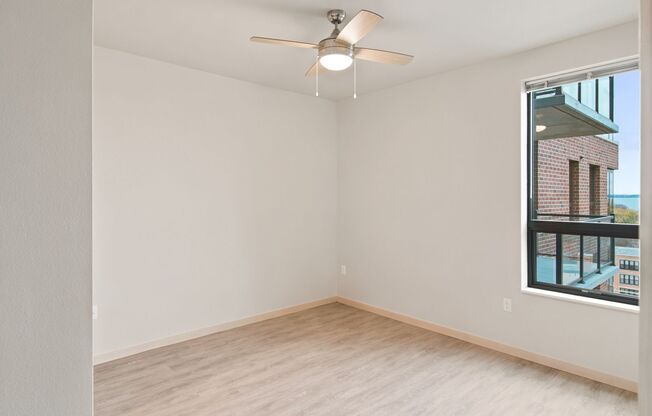 1 bed, 1 bath, 737 sqft, $2,000, Unit 914