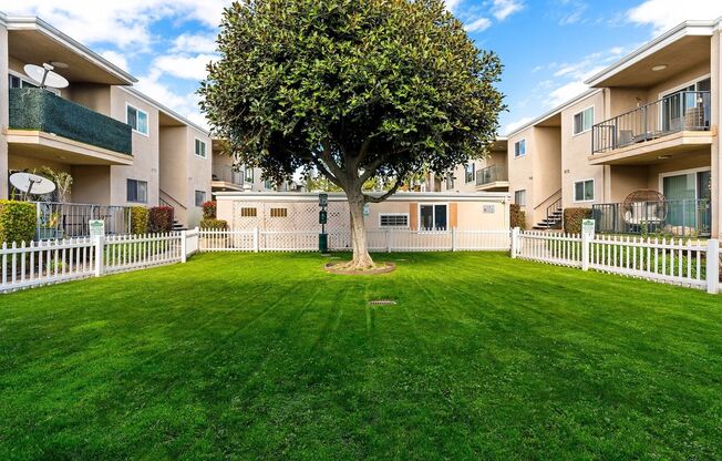 Florentine Apartments - Downey