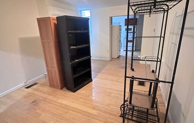 5019 Walnut Street