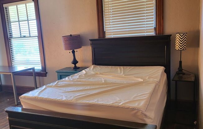 4 beds, 2.5 baths, $1,900