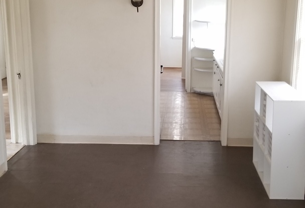 Charming 2 bedroom home for lease!