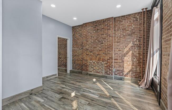 220 E 116 ST