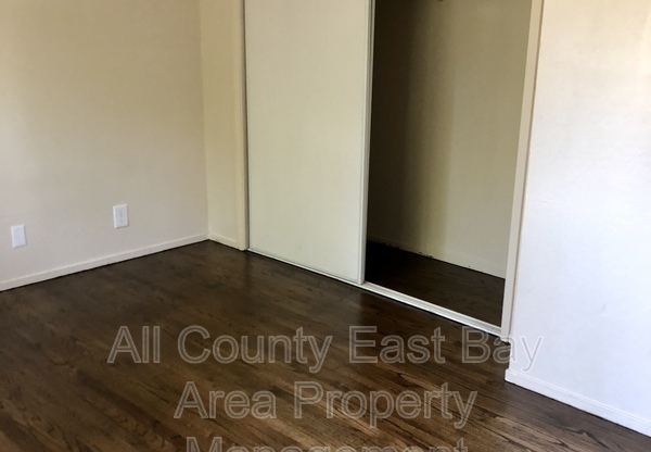 1411 PARKER ST