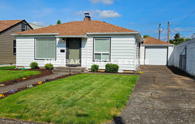 3Bd/1Ba Single Story Home - For viewing!