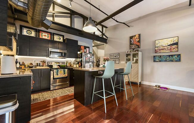 2 beds, 2 baths, 1,200 sqft, $2,400, Unit Jane 403