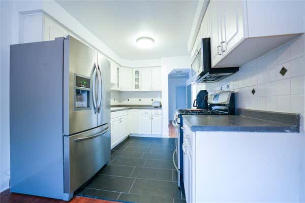 1405 BURKE AVE
