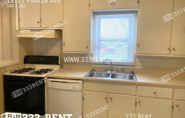 13121 PARKER AVE