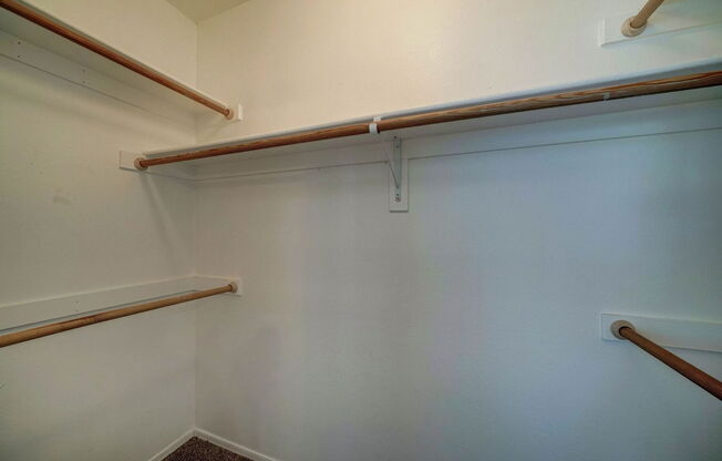 2 beds, 2 baths, 1,083 sqft, $2,000, Unit 2041