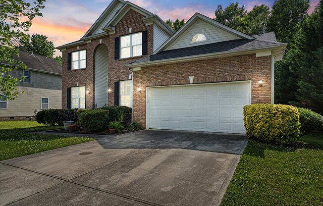 Spacious 5BR/3BA minutes from Ballantyne Village! 11514 Bridle Trace Ln