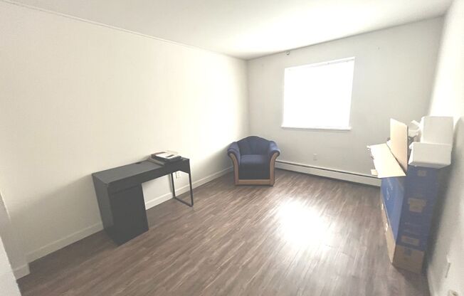 1 bed, 1 bath, $1,195, Unit 111