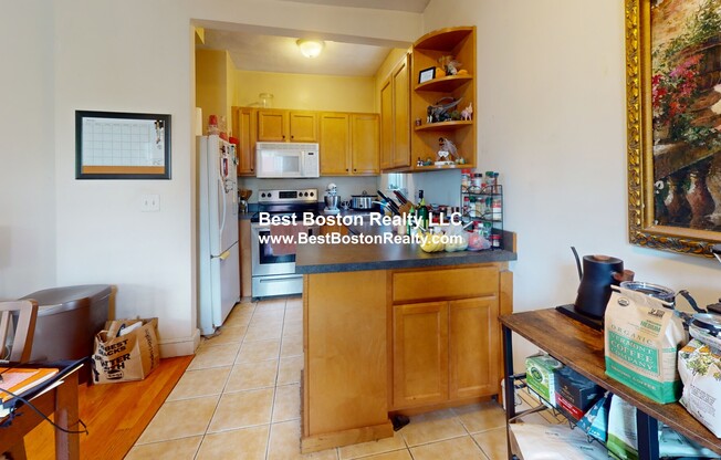 389 HIGHLAND AVE