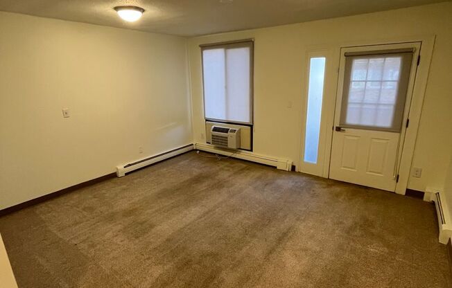 1 bed, 1 bath, 750 sqft, $995, Unit 143W