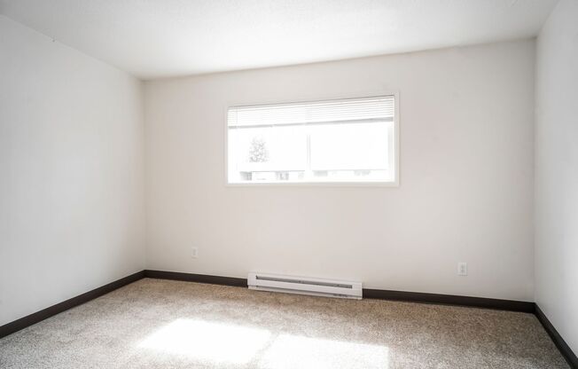 2 beds, 1 bath, 728 sqft, $1,400, Unit 825-29
