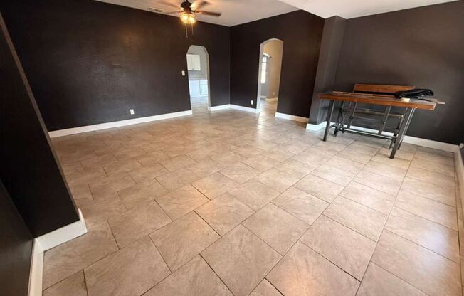 Updated 4/2 Ready for Immediate Move-In