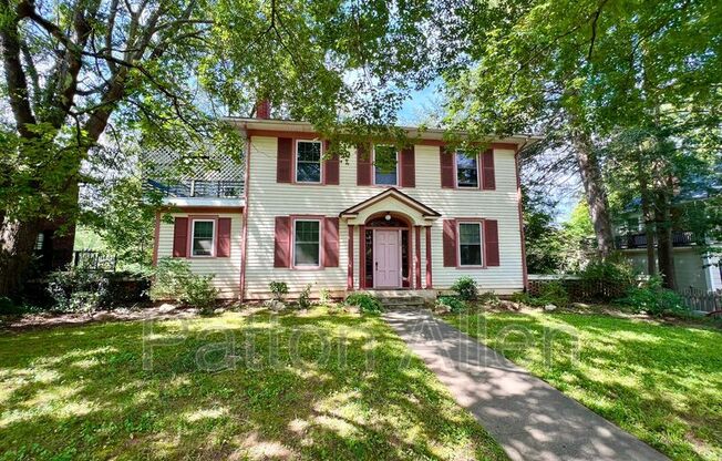 130 EDWIN PL